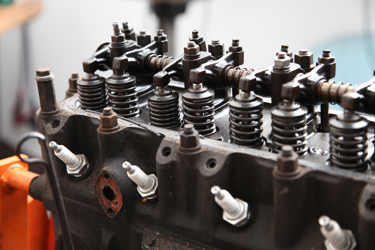 Disassembling And Inspecting A British Engine Moss Motoring