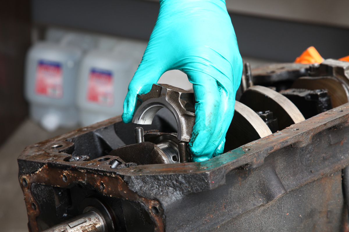 Disassembling and Inspecting a British Engine Moss Motoring