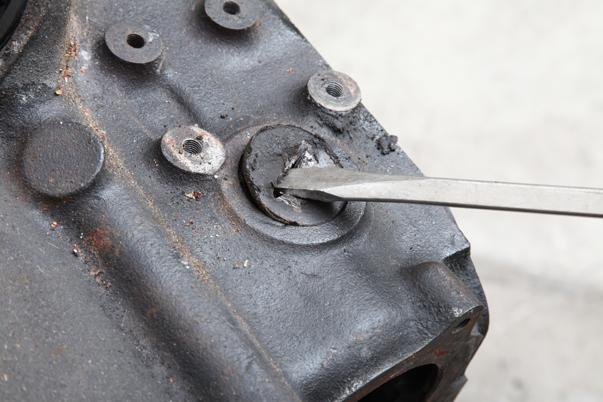 Disassembling and Inspecting a British Engine Moss Motoring