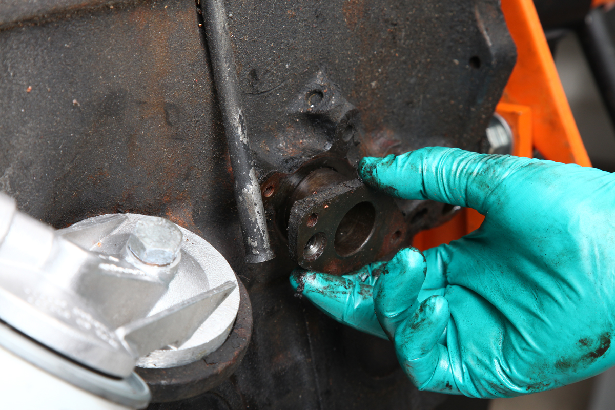 Disassembling and Inspecting a British Engine Moss Motoring