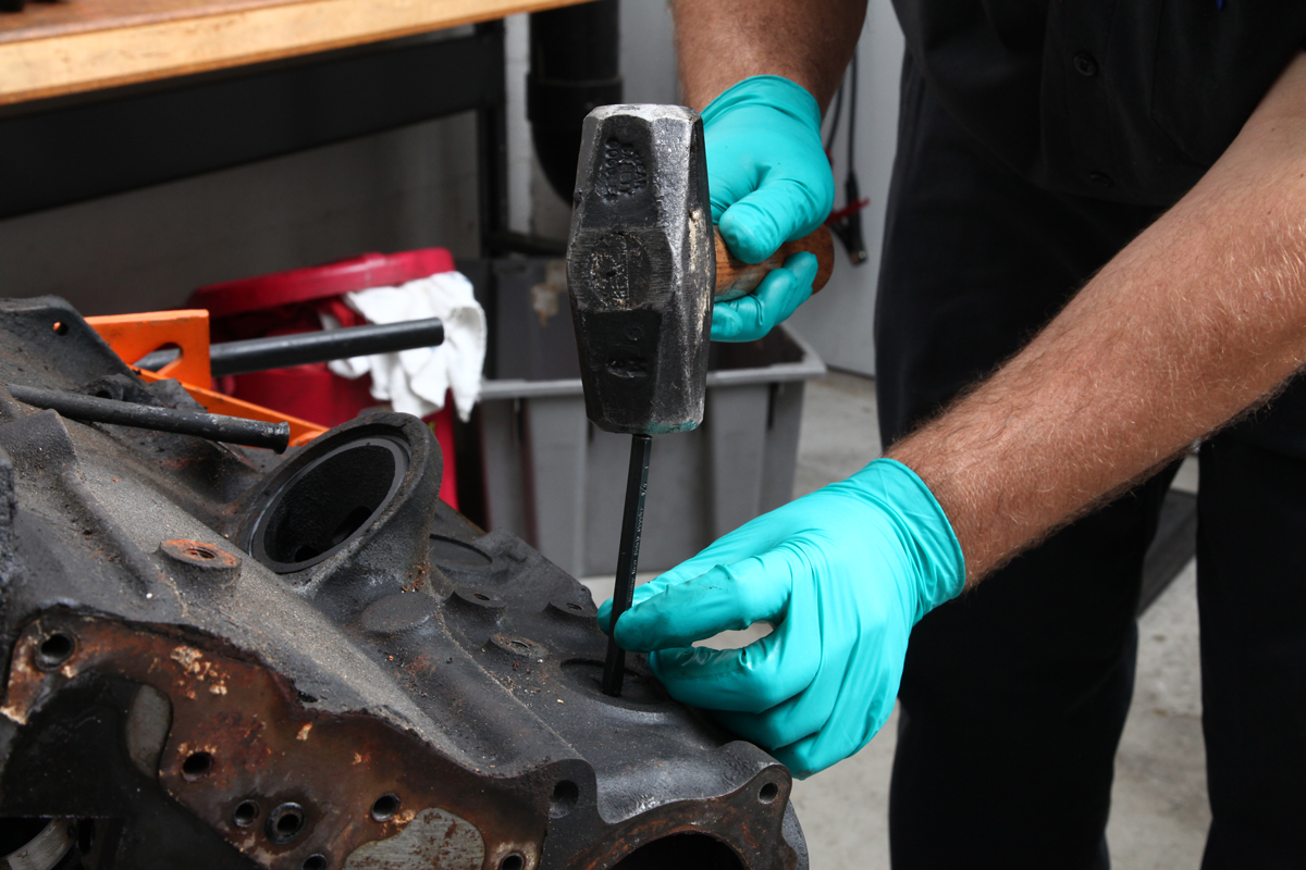 Disassembling and Inspecting a British Engine Moss Motoring