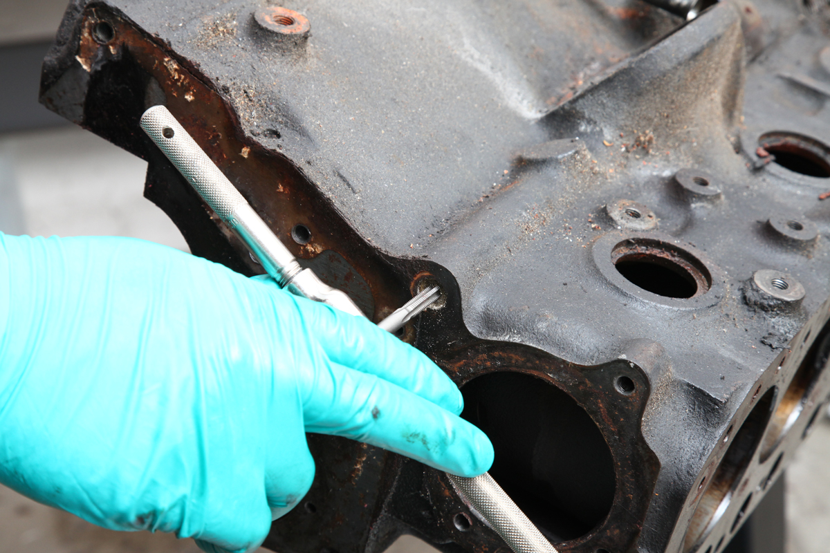 Disassembling and Inspecting a British Engine Moss Motoring