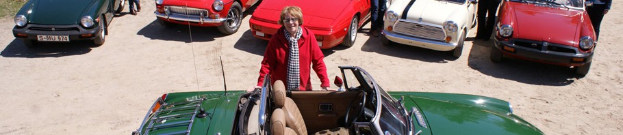women-in-car-clubs