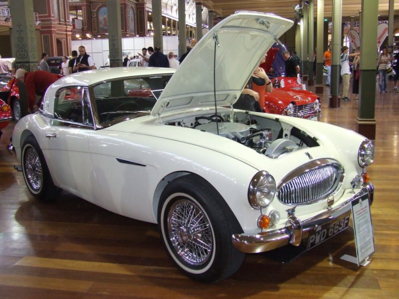 More luxurious than hairy chested, the Austin-Healey 4000 would have preserved the Austin-Healey name for a new decade