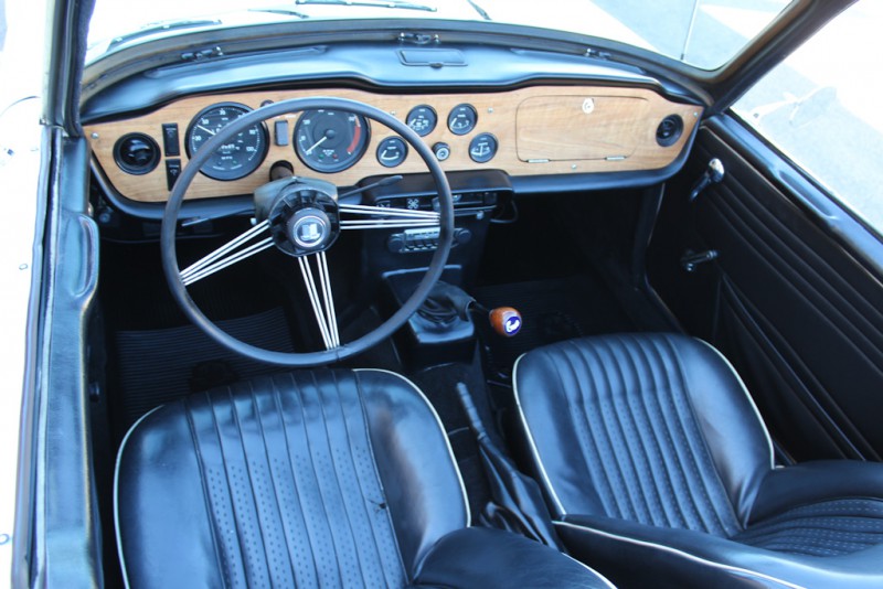Triumph TR250-16