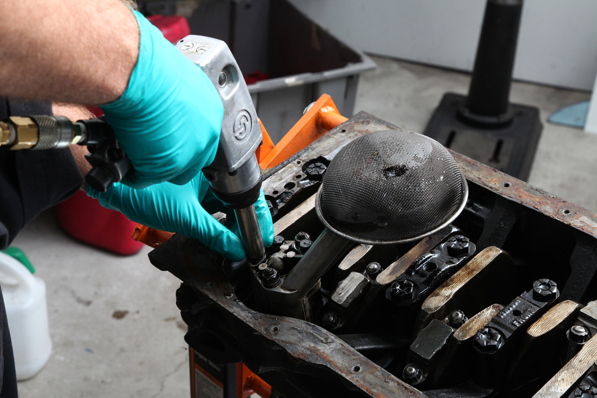 Removing-MGB-oil-pump_filter-strainer-damaged.jpg